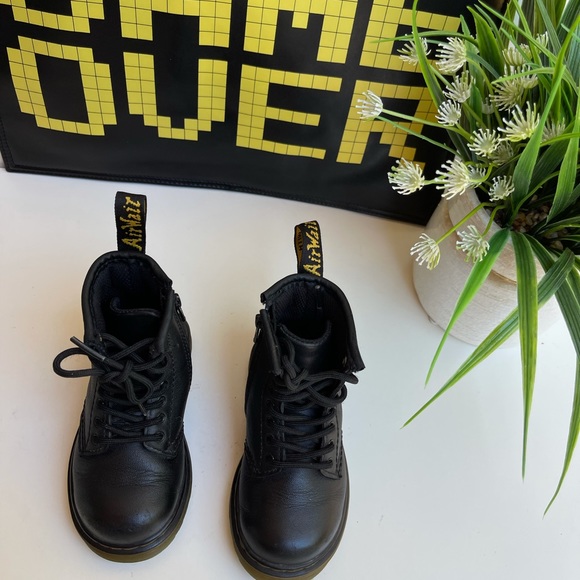 Dr. Martens Other - Dr. Martens🔴Black winter boots kids Size 7